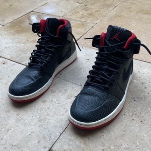 Jordan 1 og nouveau snakeskin